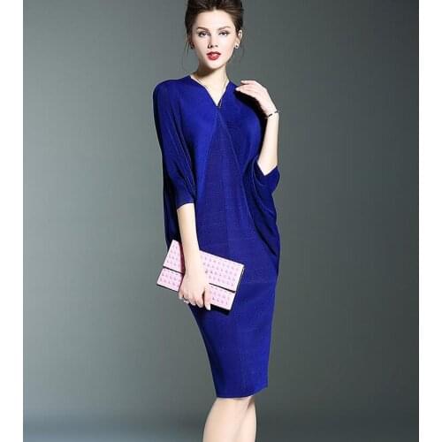 2021 Spring and Summer Korean Fashion New Casual Loose Dress Elegant Temperament Commuter Bat Sleeve Sexy Female Dress