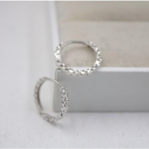 Real 18K White Gold Earrings Perfect Carved Shine Woman Lucky Hoop 13mmDia Earrings Jewelry