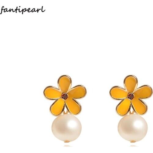 Simple Summer Small Fresh Natural Freshwater Pearl Earrings Fashion Wild S925 Silver Needle Small Daisy Earrings