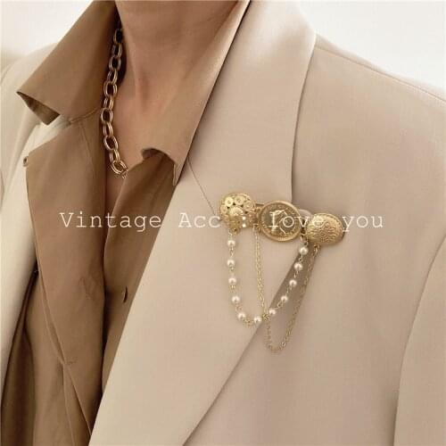 2021 Summer Vintage Portrait Creative Pearl Geometric Brooch Metal Tassel Long Brooch Daily Accessories For Women