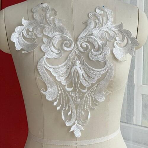 2pcs / lot Ivory white embroidered lace patches lace applique weeding dress accessory Sewing Applique Suppliers DIY material