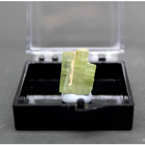 100% Natural Brazil tourmaline mineral crystal specimens stones and crystals quartz crystals box size 3.4 cm