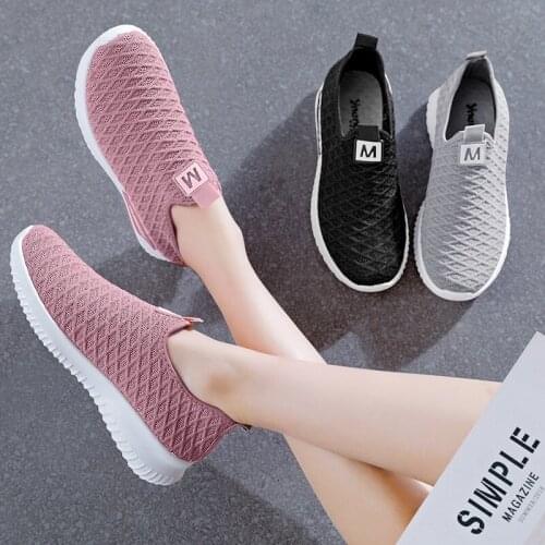 Fashion Mesh Sneakers Vulcanized Shoes Non-slip Flying Woven Flat Breathable Casual Shoes Womens Shoes 2021 New