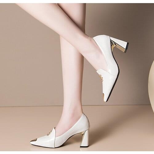 Women Dress Shoes Patent Leather High Heels Pointed Toe Pumps Embossing Metal Boat Shoes Female Wedding Shoes White Black 8328G