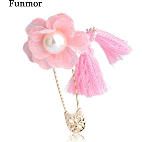 Funmor Beautiful Flower Shape Brooch Simulated Pearl Jewelry Women Girls Sweater Badge Lapel Bag Pins Party Accessories Gifts