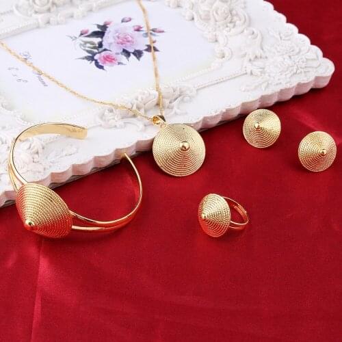 Trendy Gold Color Jewelry Set Pendant Necklace Earrings Bracelet For Women Luxury Bridal Wedding Party Gifts