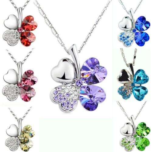Korean version of the clavicle chain female alloy pendant necklace lucky four-leaf clover decorative jewelry necklace