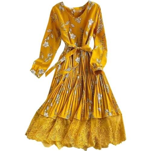 Vintage Floral V-neck dress waist thin lace stitching pleated dress fashion style and big swing Dresses