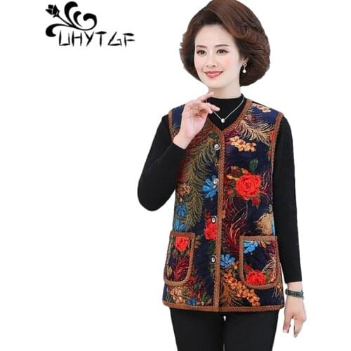 UHYTGF 6XL Plus Size Vests For Women Fashion Print Gold Velvet Casual Warm Female Coat Elegant Mother Sleeveless Waistcoat 1953
