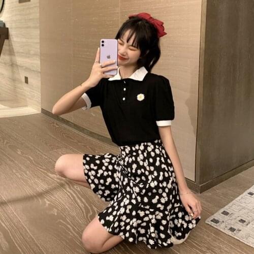 Female 2021 New Short Sleeve Tops and High Waist Mini Pleated Skirt Suit Fashion Casual Print Sweet Two Piece Sets Women Y144