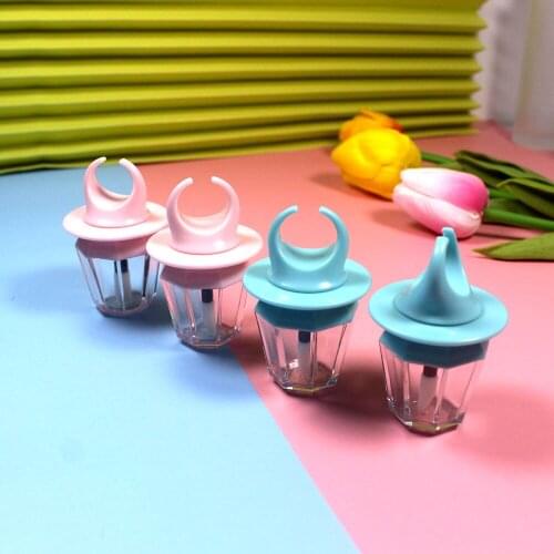 A distinctive labial lip gloss tube 6ml Bracelet lip glazed tube with pink and blue lid