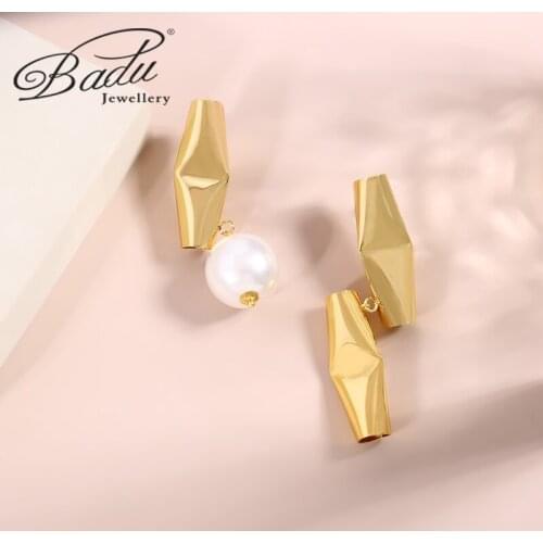 Badu 2021 Trend Gold Color Metal Copper Asymmetry Big Round Pearl Drop Long Unusual Earrings for Women Party Jewelry
