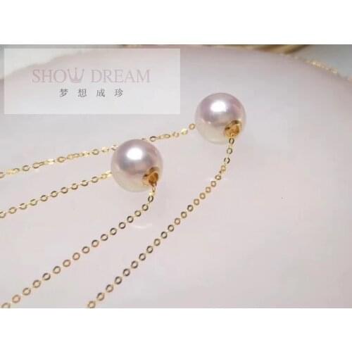 A classic 18k gold Passepartout Akoya pearl necklace, this is a super delicate and beautiful piece for summer goddesses