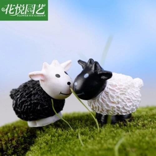 ZOCDOU 2 Pieces Black White Goat Sheep Model Small Statue Little Figurine Crafts Figure Ornament Miniatures