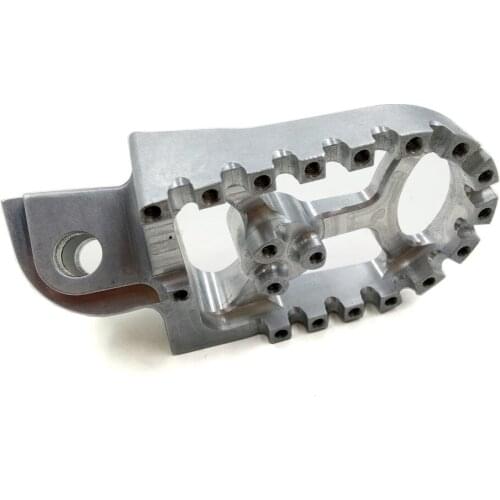 China custom aluminum motorbike pedal footrest 6061-t6 cnc machining motorcycle spare moto parts motor accessories