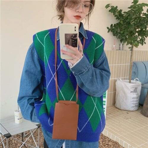 2021 spring and autumn new womens knitted waistcoat Korean version loose stacking V-neck diamond pullover sweater