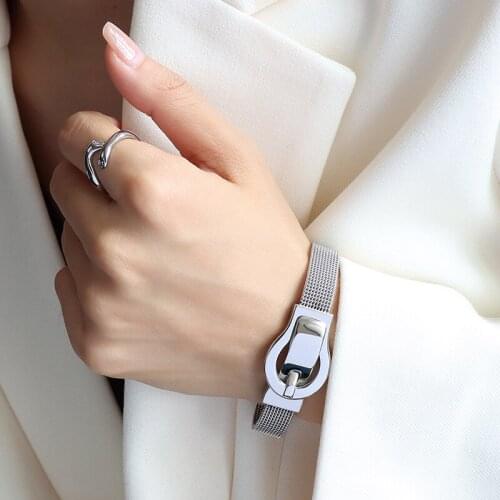 Unique Light Luxury Thick Chain Buckle Magnet Titanium Steel Bracelet Simple High End Atmosphere Noble 2021 Trend Jewelry