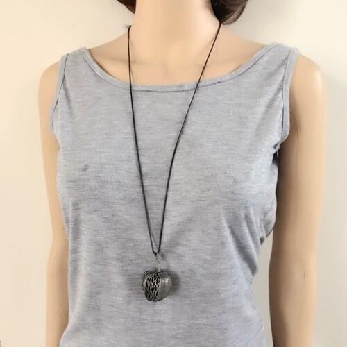 New Vintage Fashion Simple Pendant Apple Metal Filigree Necklace