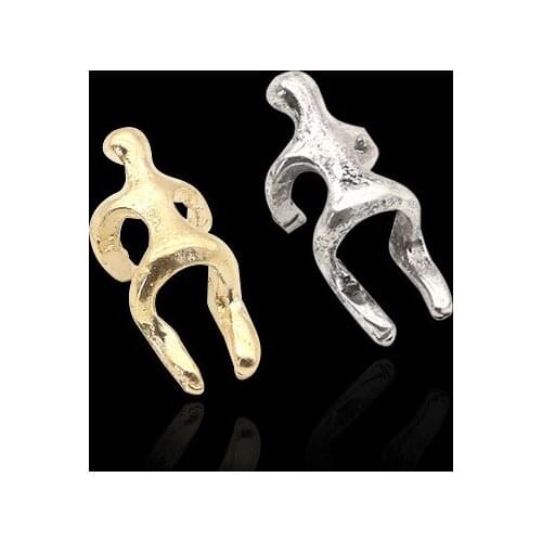 1pc Retro Fashion Men And Women Exaggerate Mountaineering Villain Personality Alloy Earrings Without Ear Holes Clip Earrings