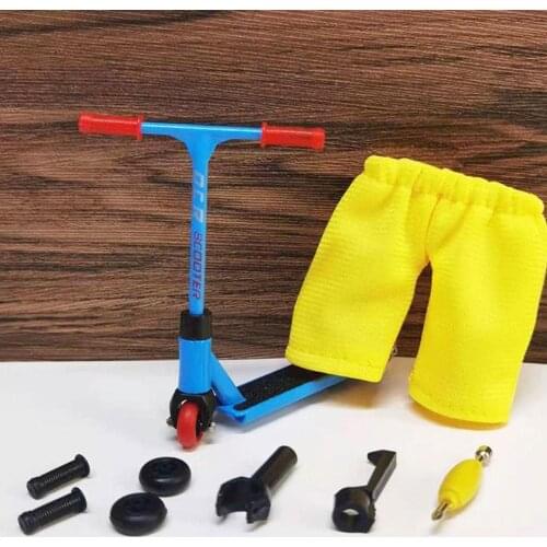 1 Set Mini Alloy Finger Scooter Model Set Interactive Finger Toy Novelty Sensory Activity Finger Scooter Skateboard Kit