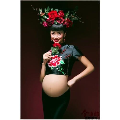 2021 Fashion photograph pregnant women dress