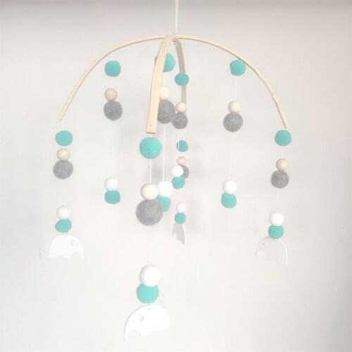 28EC Baby Wool Balls Wooden Beads Mobile Rattles Bed Bell Wind Chimes Toys Kids Children Room Hanging Decoration