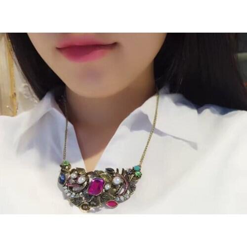 Amorita boutique trendy flower design Necklaces