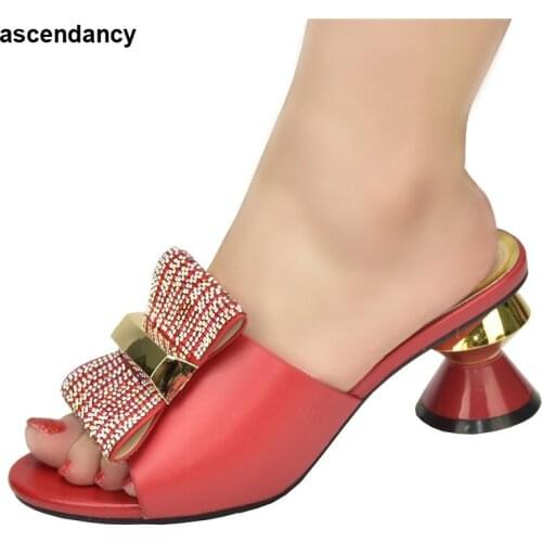 Italy Style Patent Leather Woman Shoes with Rhinestone Wedding Sandals Bridal Luxury Shoes Women Designers African Party Pumps