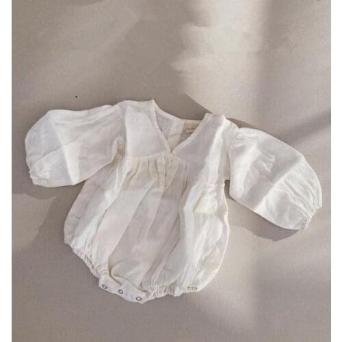 8682 Baby Clothes White Romper Autumn 2021 Cotton Hemp Lantern Sleeve Girls One Piece Clothes Butterfly Sleeve V Neck Onesies