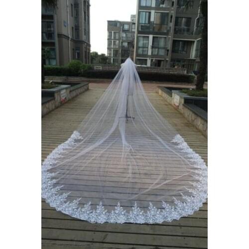 Luxurious One Layer Lace Edge 5 Metre Length Bridal Veils Cathedral Ivory White Wedding Veil Bridal Accessories +Comb