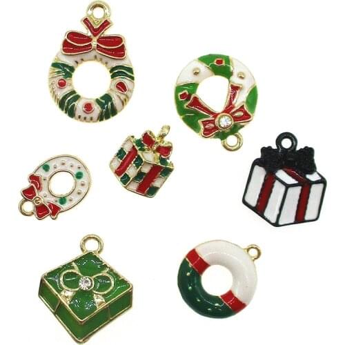 10pcs Christmas wreath gift box Charms Pendants Enamel Bracelet Party Home Metal Craft Decoration Tree Hanging DIY Jewelry new