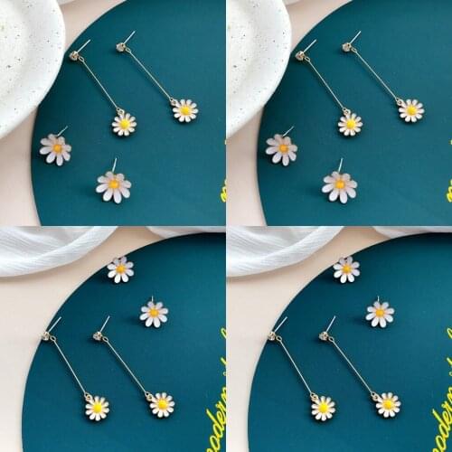 1 Pair Korean Daisy Yellow Sun Flower Stud Earrings Sweet Girl Drop Jewelry Stud Earrings Summer Trendy Plant Jewelry for Girls