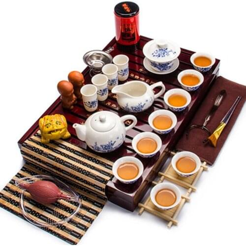 Chinese Traditional White Porcelain Tea Set Teapots and Cups Gai Wan Ceramic Kung Fu Complete set of Solid Wood Tea Tray Cremony