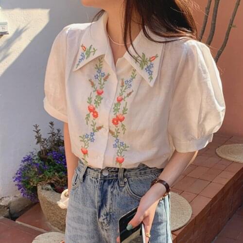 Korean Version of the New Hong Kong Style Embroidered Shirt Womens Design Sense Niche French Retro Puff Sleeve Western Style Cl