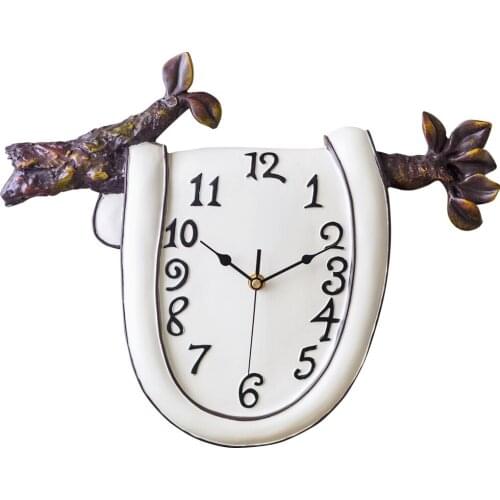 Resin wood wall clock modern minimalist European Nordic creative fashion living room clock bedroom surreal large silent