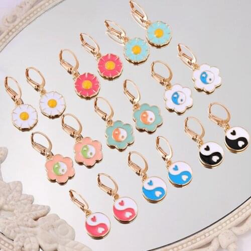 New Design Sweet Color Enamel Yin Yang Drop Earrings Classic Bagua Tai Chi Daisy Geometric Earring Vintage Jewelry for Women