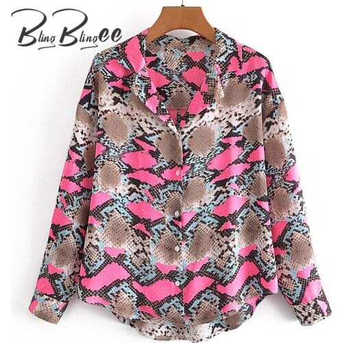 BlingBlingee 2021 Summer Fashion Hot Pink Snakeskin Print Drop Shoulder Women Loose Shirt Curved Hem Notched Collar Casual Shirt