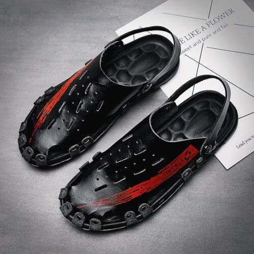 Sandals mens 2021 summer new leisure beach shoes slip-proof lightweight slippers comfortable trend slippers