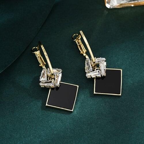 Temperament earrings womens 2020 new trendy round face thin and cold wind earrings fashion ear jewelry