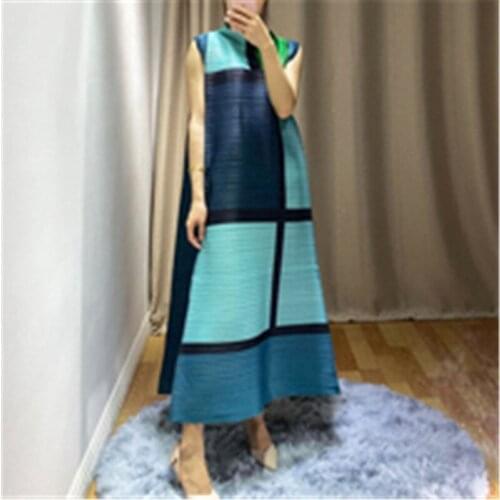 Women dress Miyake fold color matching dress 2020 summer new loose large size color matching dress long female dress
