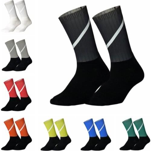 Unisex Breathable Socks Sweat-absorbed Fabric Bicycle Bike Reflective Cycling Socks Outdoor Sport Socks Anti-slip Sports Socks