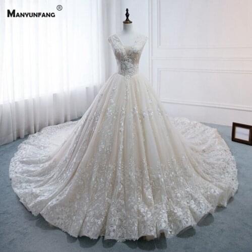 Elegant Sleeveless Embroidery Appliques Tulle Cathedral Train Bridal Ball Gown Custom Made V-Neck Lace Up Back Wedding Dress