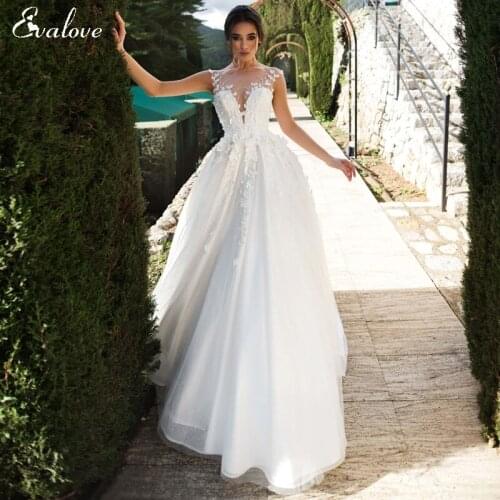 EVALOVE New Arrival Luxury Beading Appliques Customized A-Line Wedding Dress Elegant Scoop Neck Tank Sleeve Vintage Bridal Gown