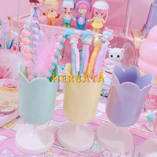 Cute Petal Shape Plastic Pen pencil Holder Student Desktop Decoration Small Stationery Storage desk organizer office accessories