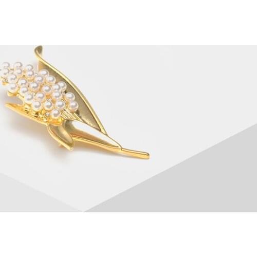 Amorita boutique design Golden Pearl corn brooches