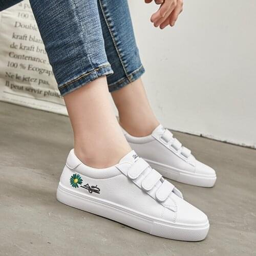 Women Sneakers New Trend Fashion Casual Shoes Breathable Leather Shoes Solid Shallow Low-top Vulcanize Shoes Women U20-50