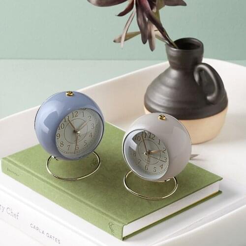 Mute Digital Personalized Alarm Clock Simple Nordic Creative Big Alarm Desktop Table Night Reveil De Voyages Home Decor DD60AC