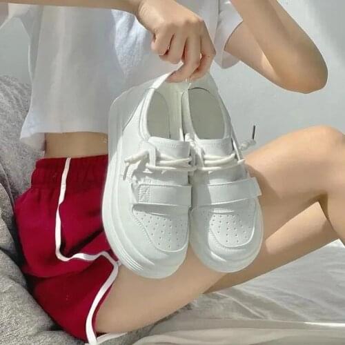 Fashion Breathable Hollow Out Sports Vulcanized Shoes Women Off White Chunky Platform PU Leather Sneakers Designer Cute Flats