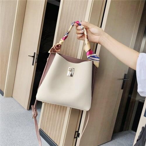 PU womens handbag high quality multi-layer large capacity Messenger bag 2019 new womens shoulder bag shopping discount party