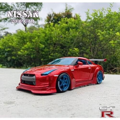 Maisto 1:24 Nissan GT-R retro simulation Die casting alloy car model crafts decoration collection toy tools gift